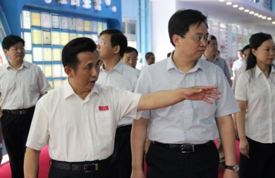 德州市委副书记、代市长陈飞一行来中大贝莱特集团参观调研